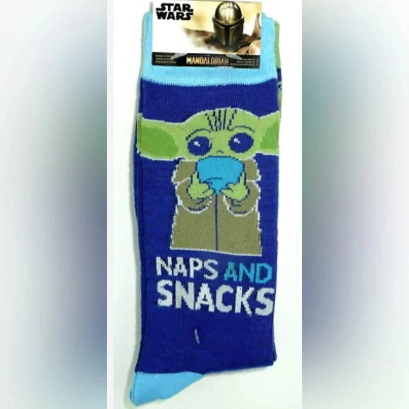 DISNEY Star Wars NWT Mandalorian Crop top size XL and Socks - Picture 3 of 7